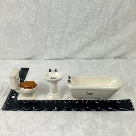 Miniature Porcelain Dollhouse Bathroom Set Sink Toilet Tub Floral 1:12 Scale - Picture 11 of 13